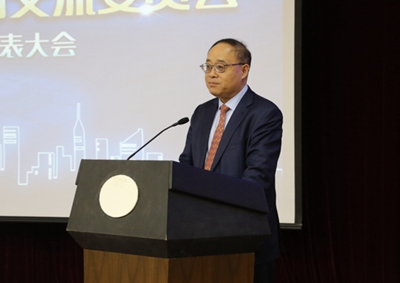 新當選的委員會第二屆主任委員、九州文化傳播中心主任王明鑒講話.jpg